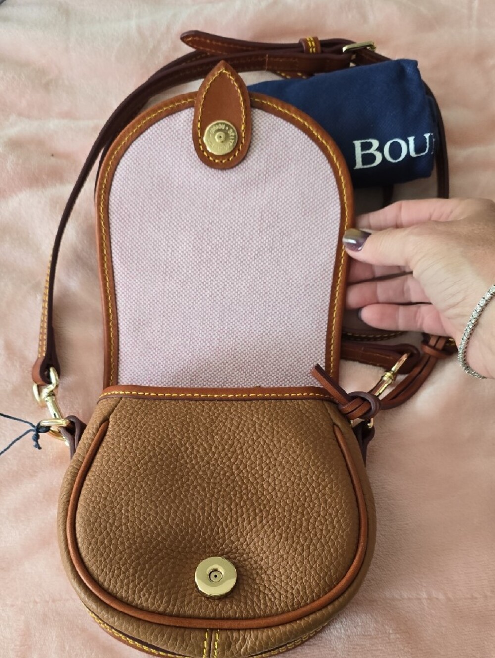 Dooney & Bourke Duck Bag In Caramel And Brown All-Weather Leather Crossbody - Picture 5 of 12